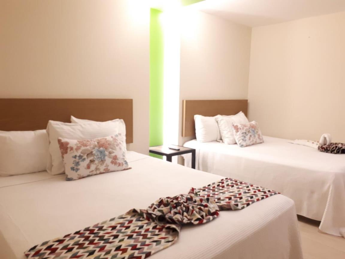 Brisas 10 Beachside Suites Cancun Exterior photo