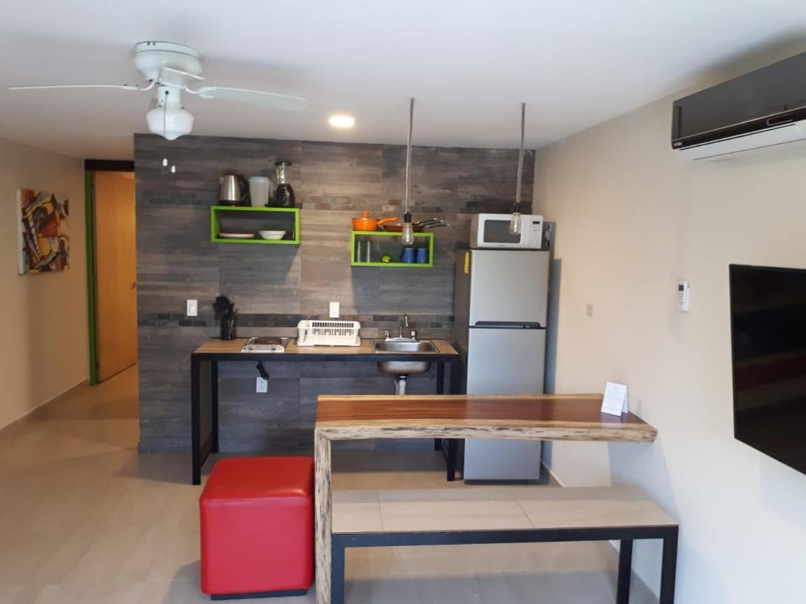 Brisas 10 Beachside Suites Cancun Exterior photo