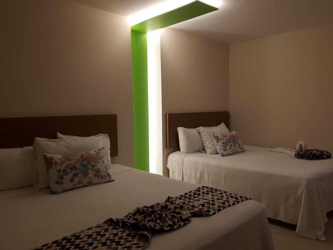 Brisas 10 Beachside Suites Cancun Exterior photo