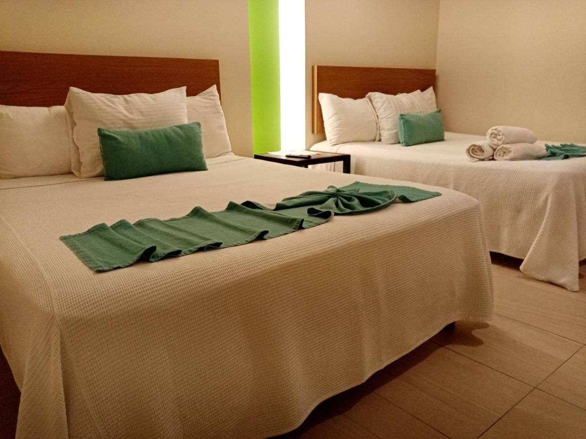 Brisas 10 Beachside Suites Cancun Exterior photo