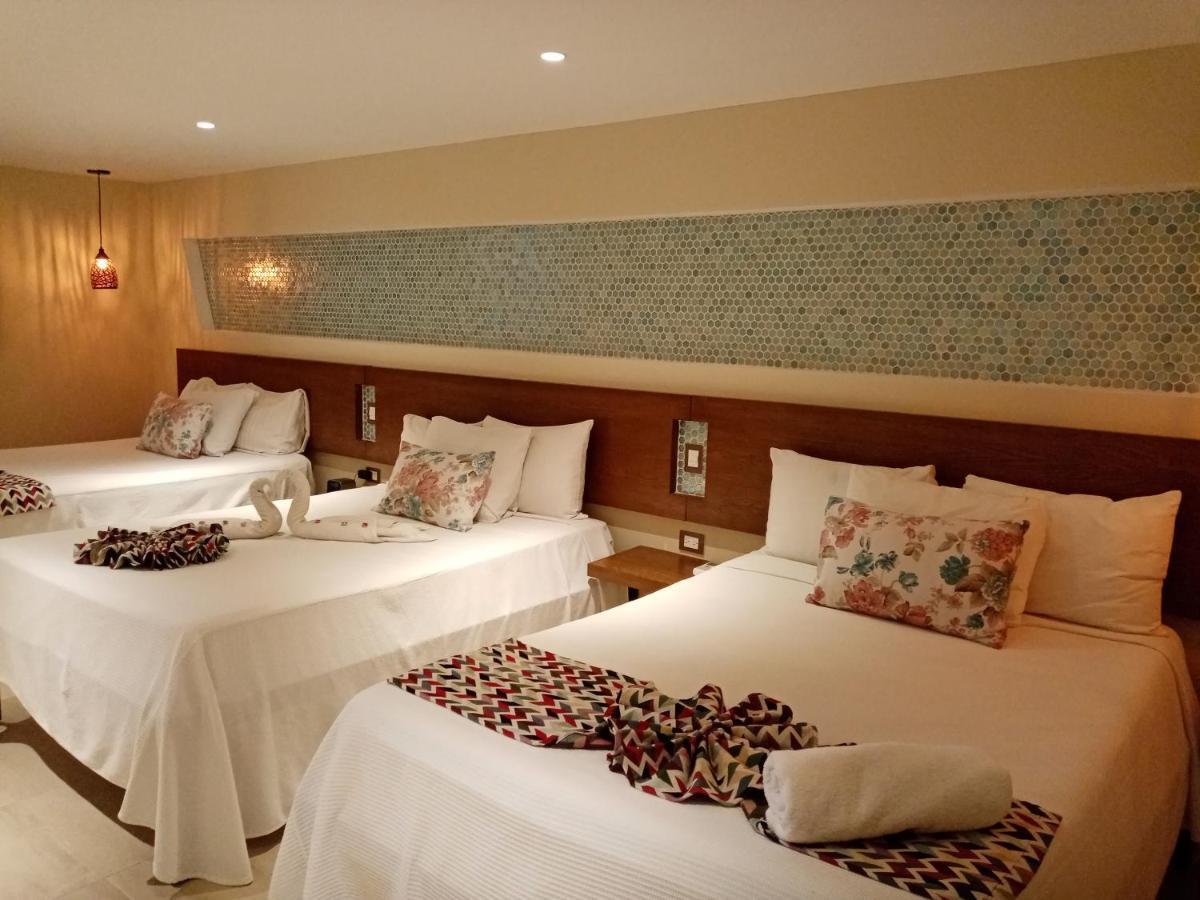 Brisas 10 Beachside Suites Cancun Exterior photo
