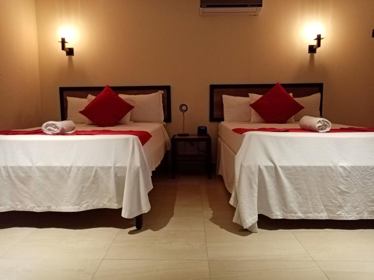 Brisas 10 Beachside Suites Cancun Exterior photo