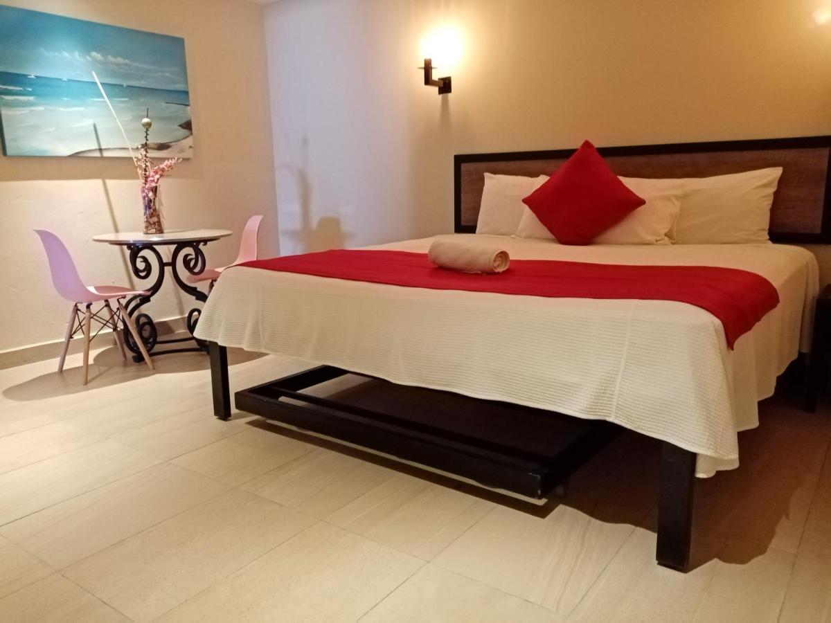 Brisas 10 Beachside Suites Cancun Exterior photo