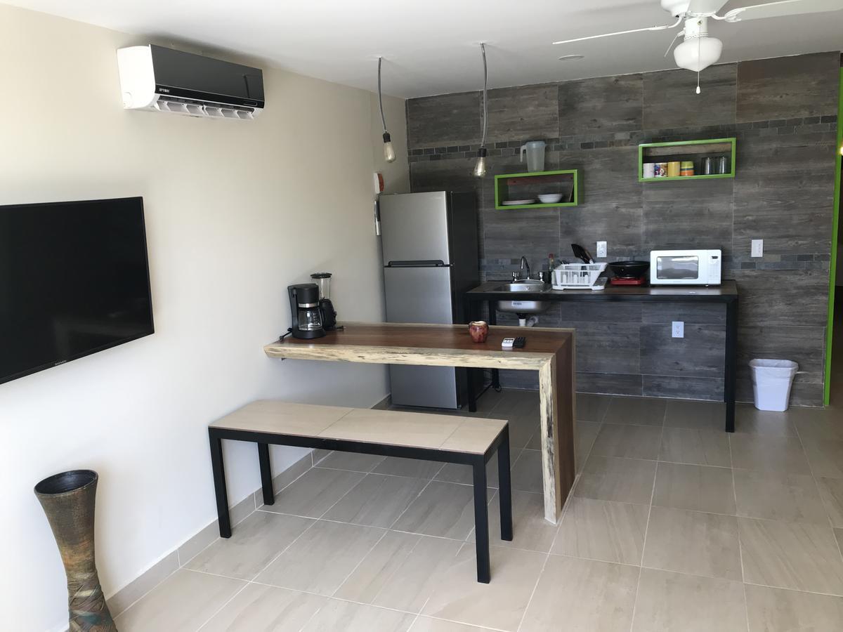 Brisas 10 Beachside Suites Cancun Exterior photo