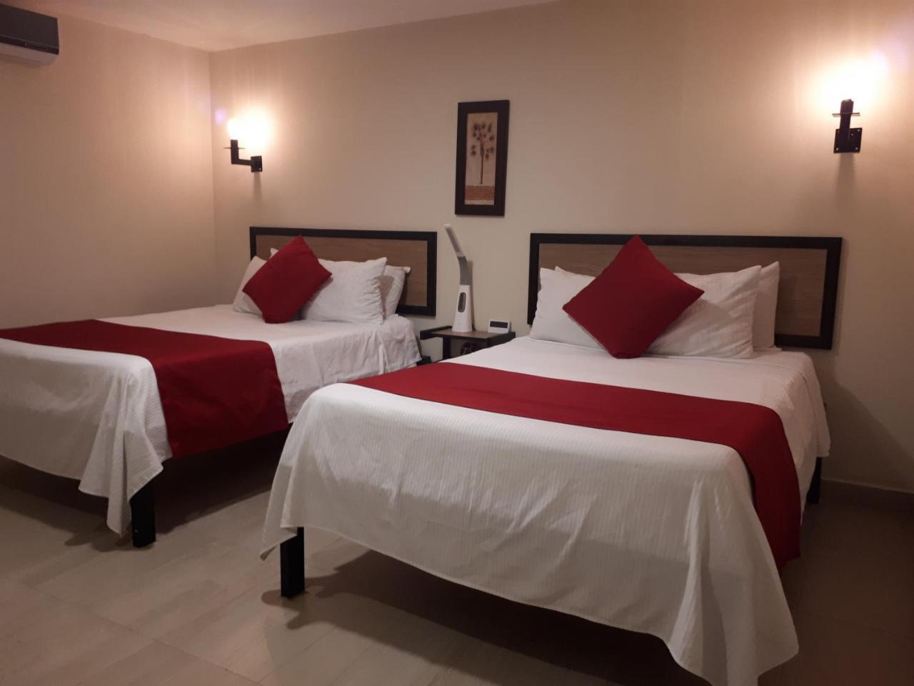 Brisas 10 Beachside Suites Cancun Exterior photo