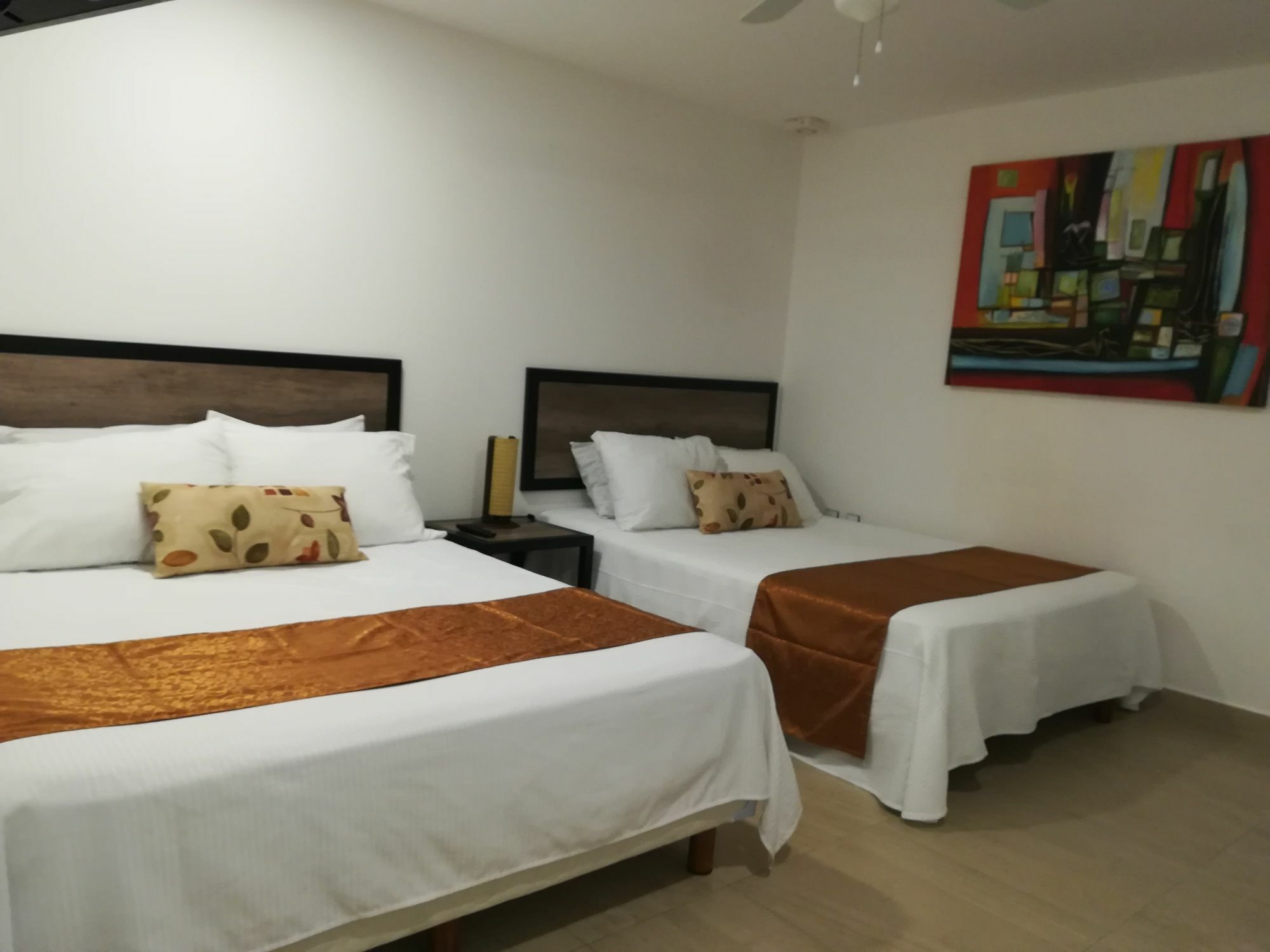 Brisas 10 Beachside Suites Cancun Exterior photo