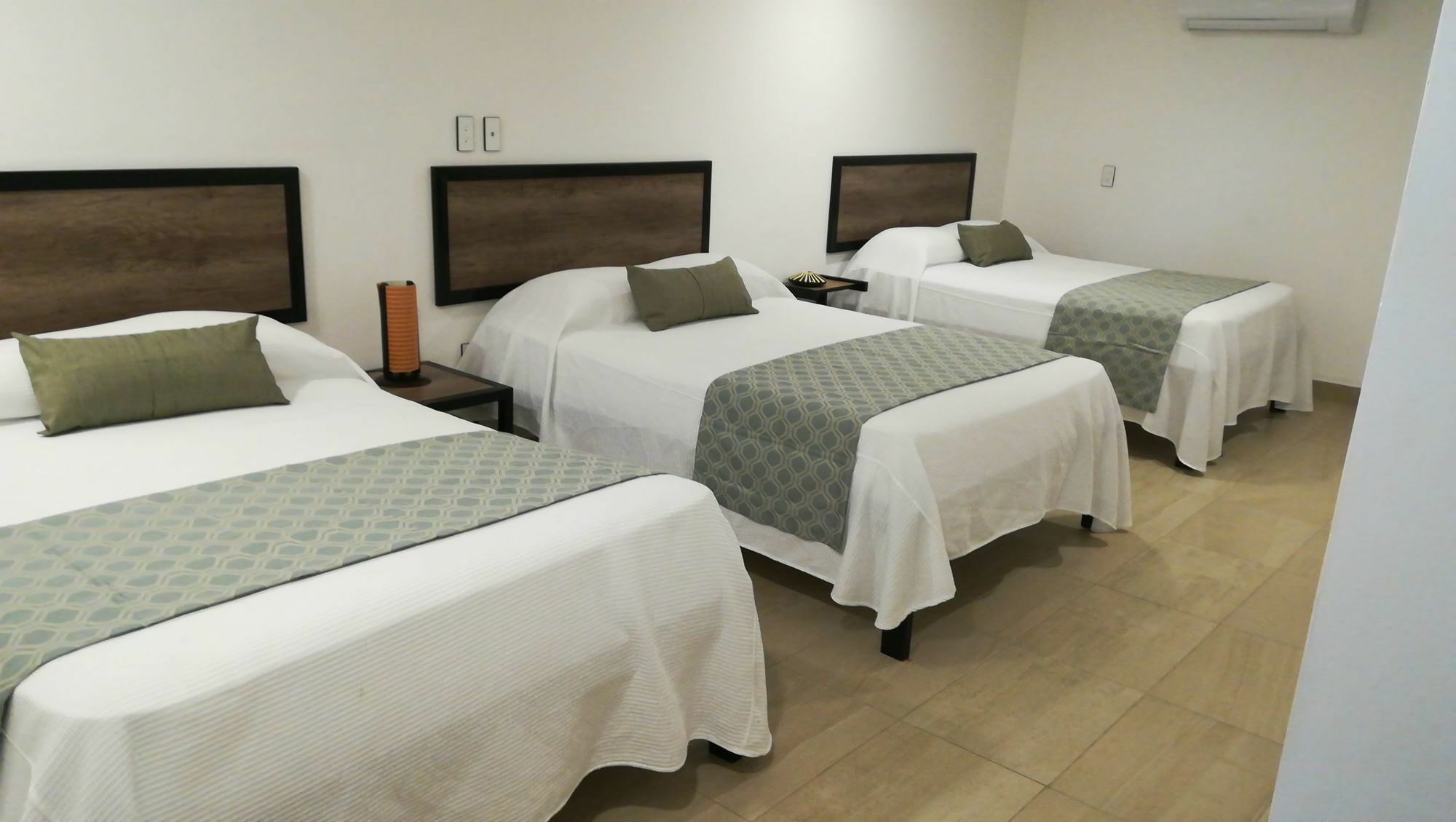 Brisas 10 Beachside Suites Cancun Exterior photo