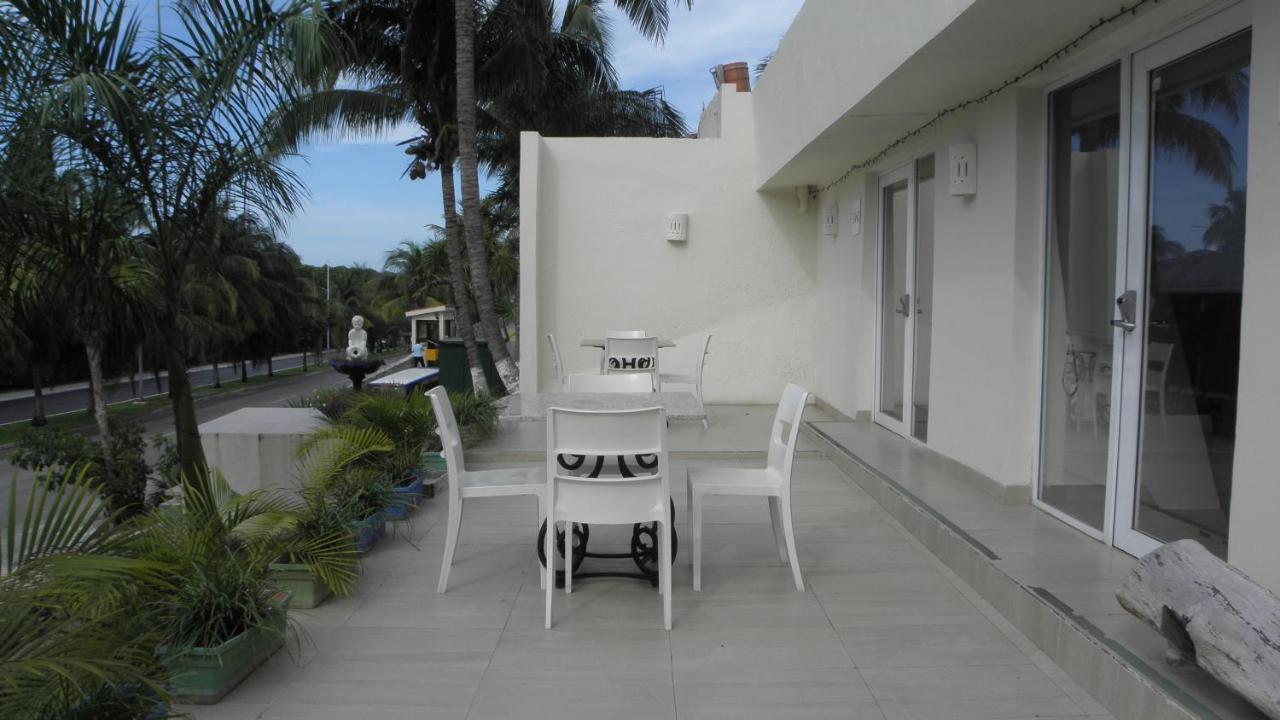 Brisas 10 Beachside Suites Cancun Exterior photo
