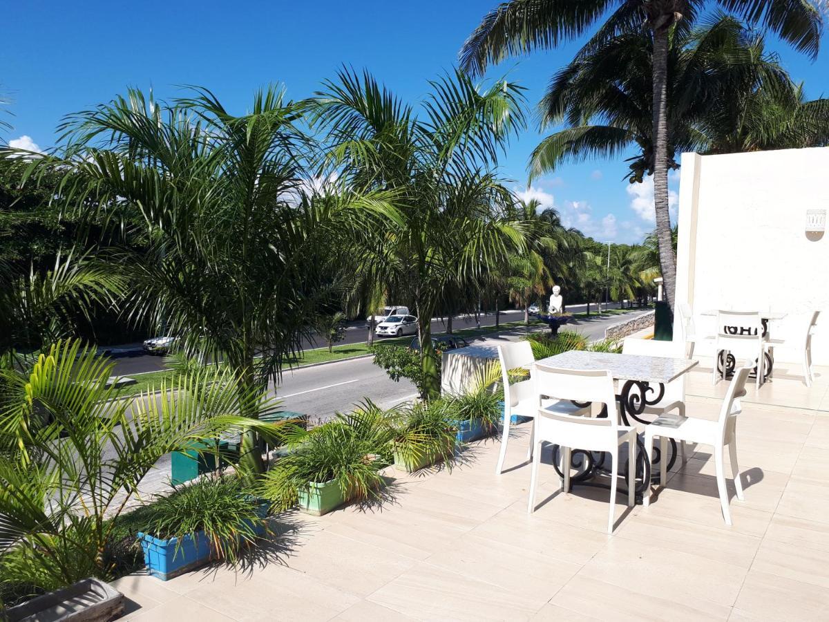 Brisas 10 Beachside Suites Cancun Exterior photo