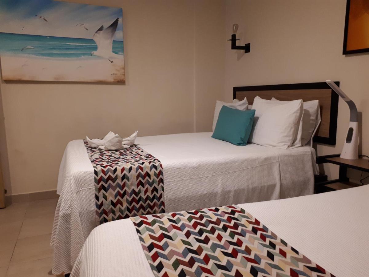 Brisas 10 Beachside Suites Cancun Exterior photo